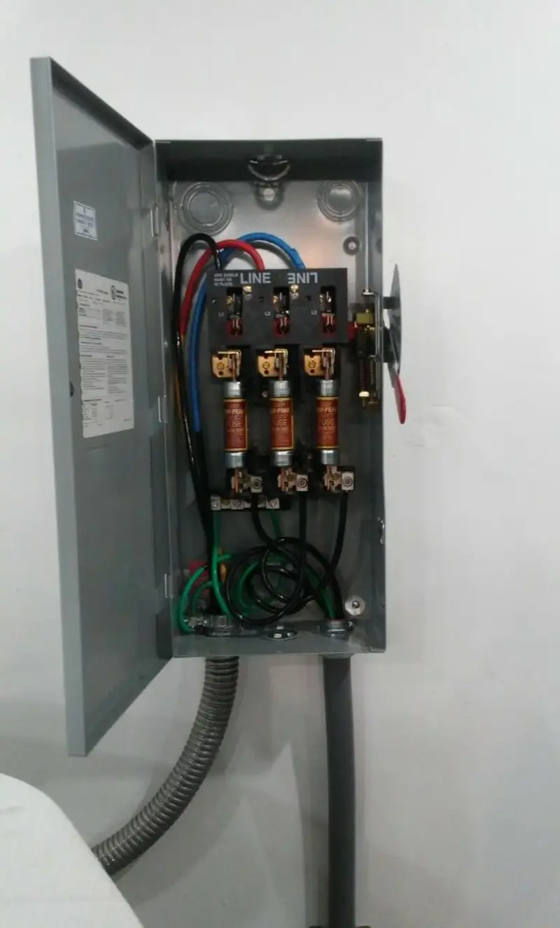Three-phase disconnect switch installed for Smoke Detector Installation in Carbondale